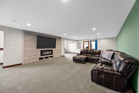 3176 Artesian Road Marion IA 52302