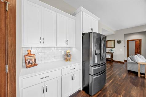 3176 Artesian Road Marion IA 52302