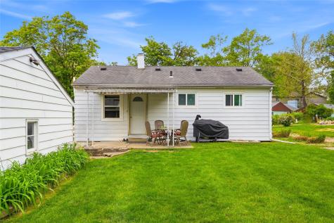 706 Giblin Drive Iowa City IA 52246