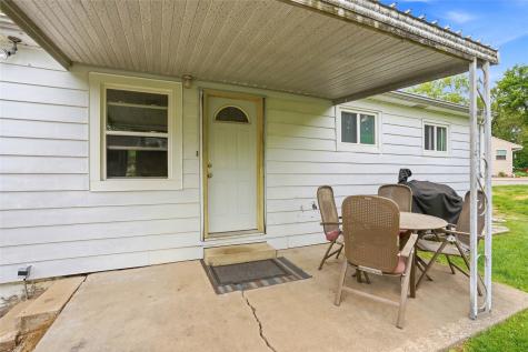 706 Giblin Drive Iowa City IA 52246