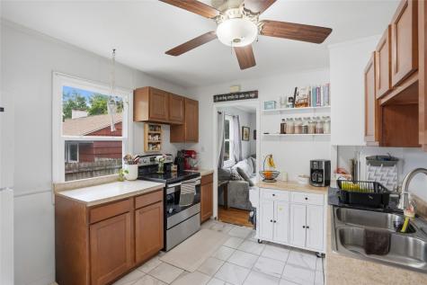 706 Giblin Drive Iowa City IA 52246