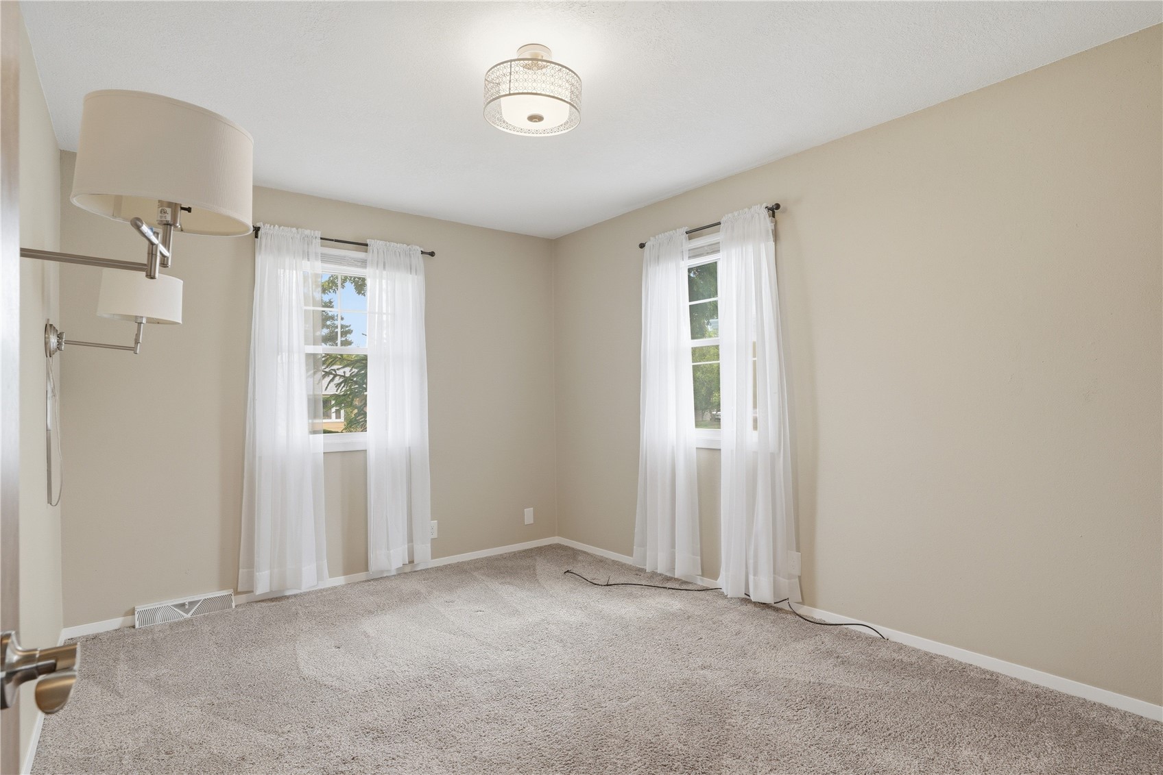 806 29th Street NW Cedar Rapids IA 52405