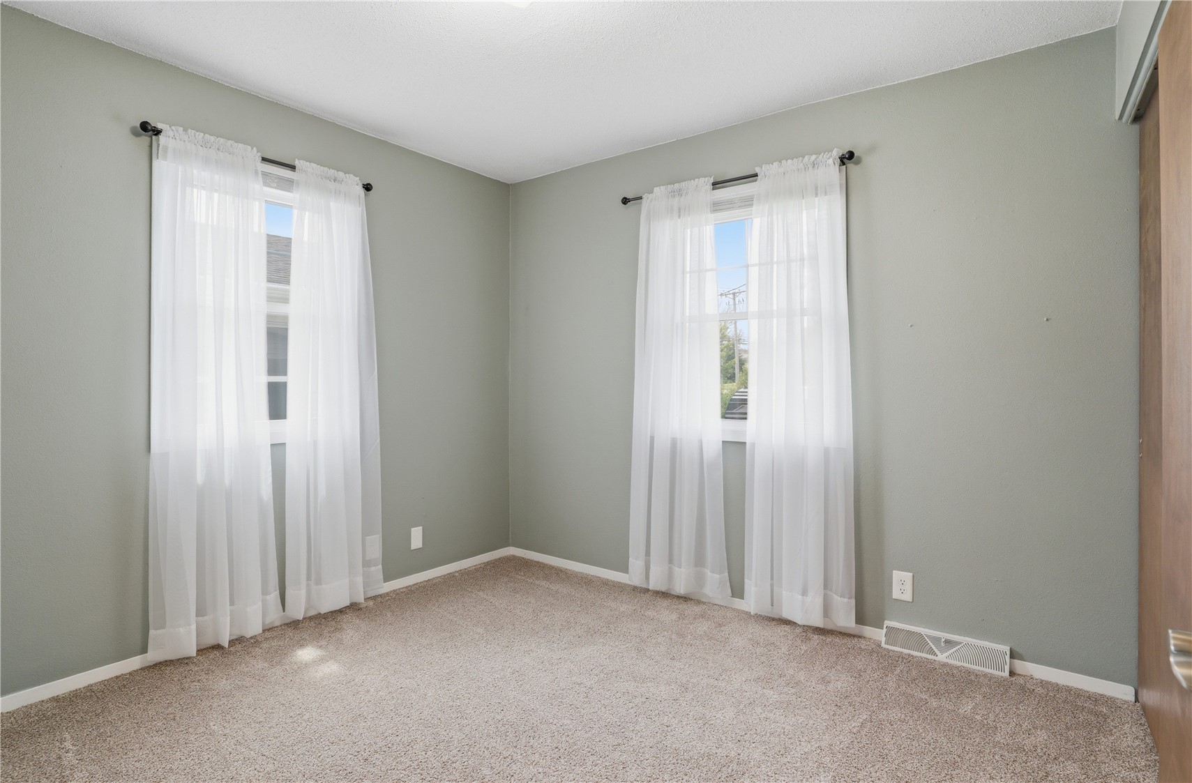 806 29th Street NW Cedar Rapids IA 52405
