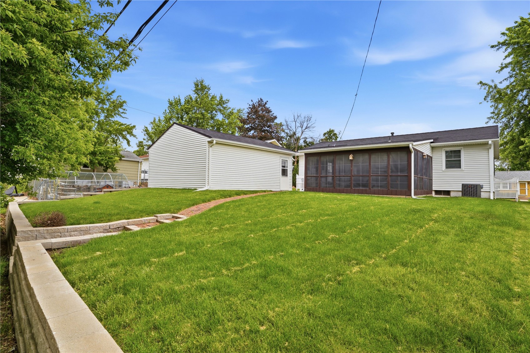 806 29th Street NW Cedar Rapids IA 52405