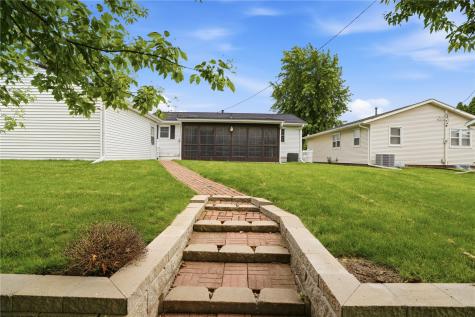 806 29th Street NW Cedar Rapids IA 52405
