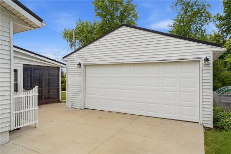 806 29th Street NW Cedar Rapids IA 52405