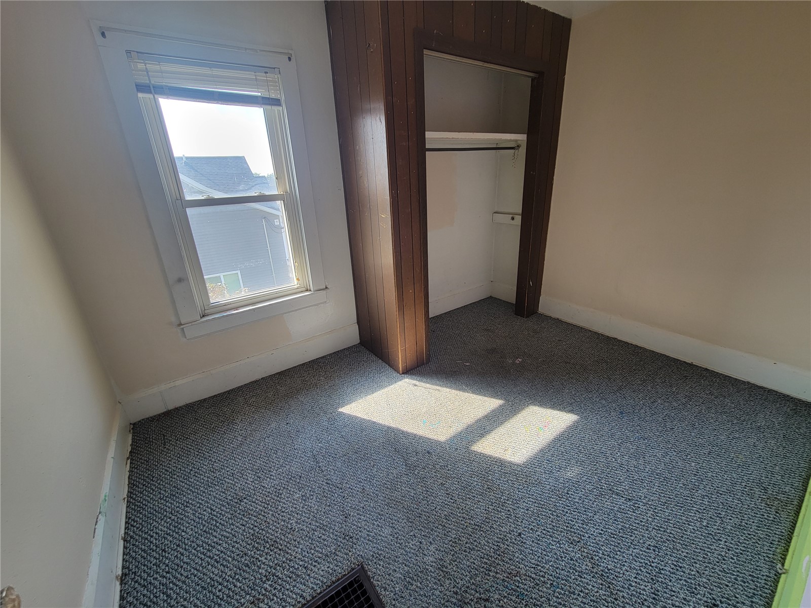 218 E Main Street Oxford IA 52322