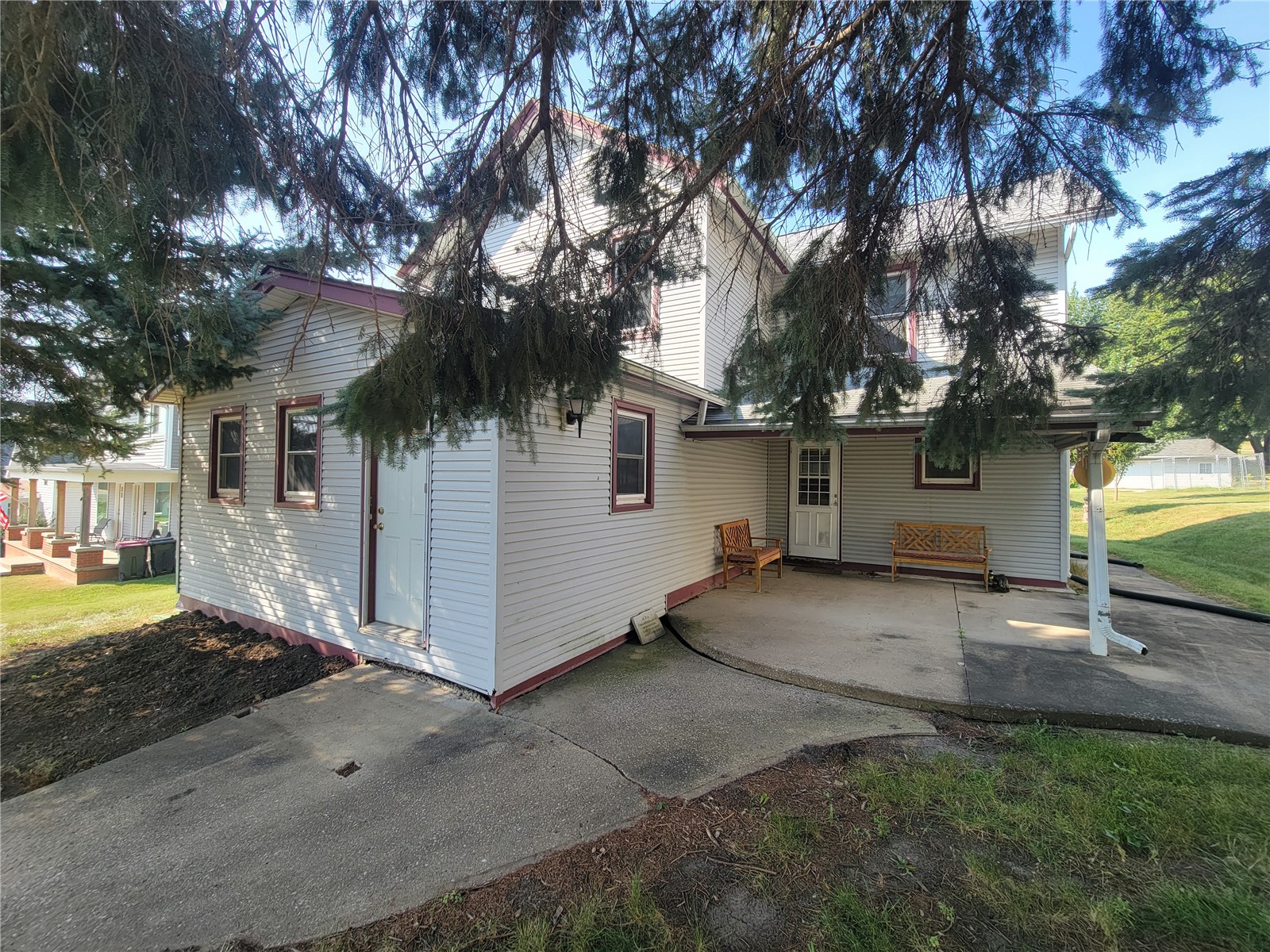 218 E Main Street Oxford IA 52322
