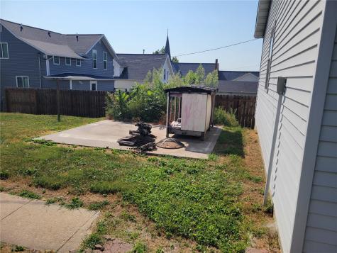 218 E Main Street Oxford IA 52322