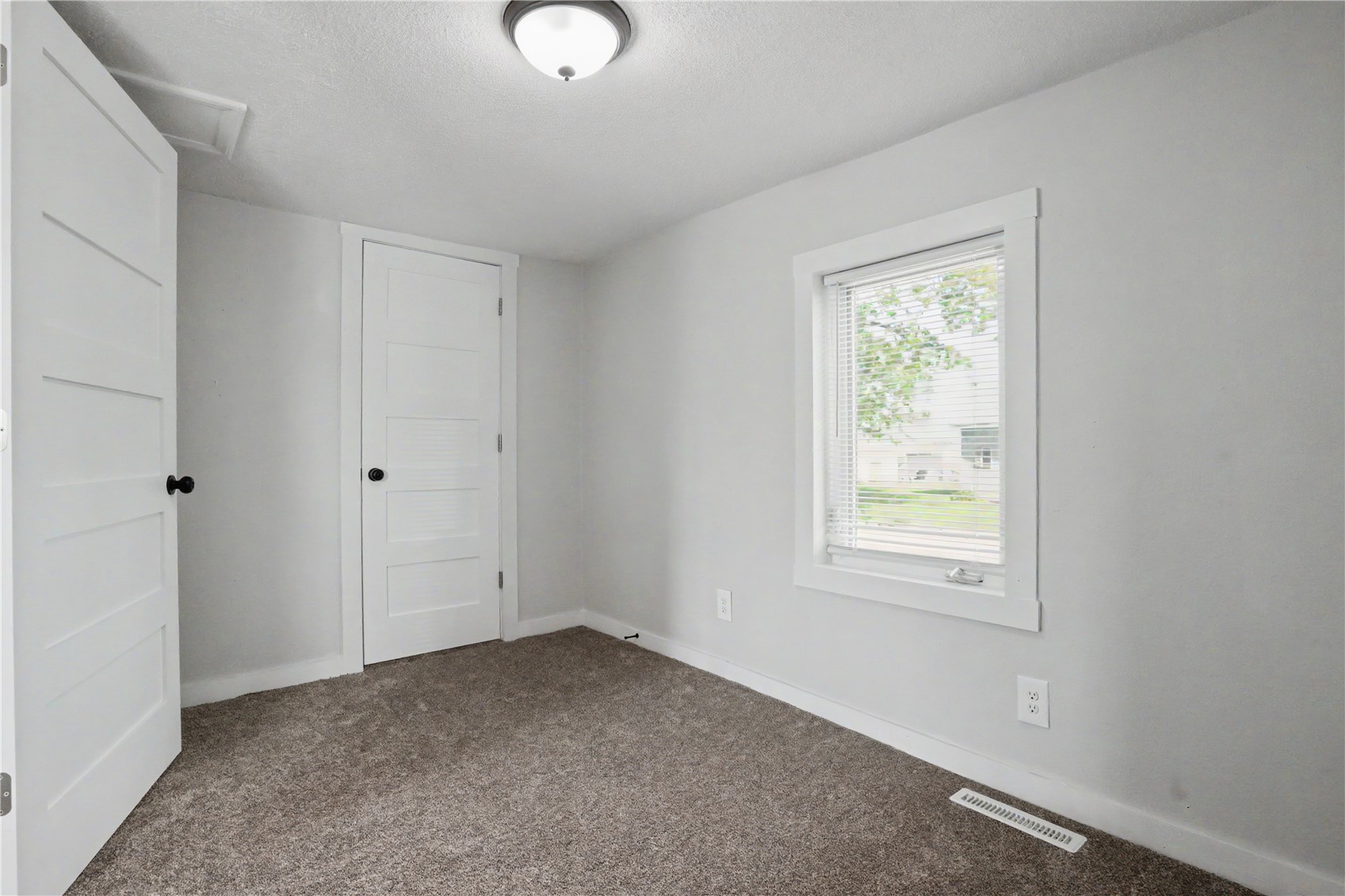 1403 West 3rd Street Vinton IA 52349