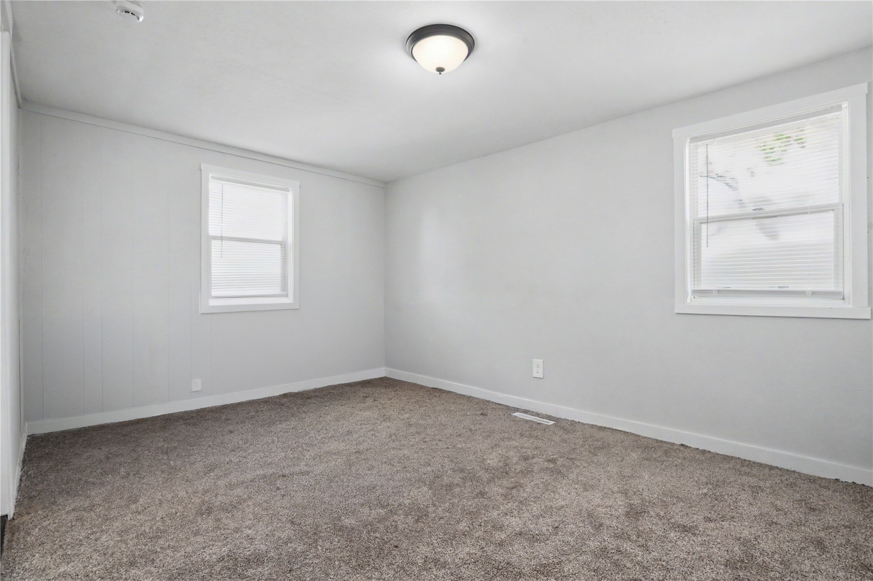 1403 West 3rd Street Vinton IA 52349
