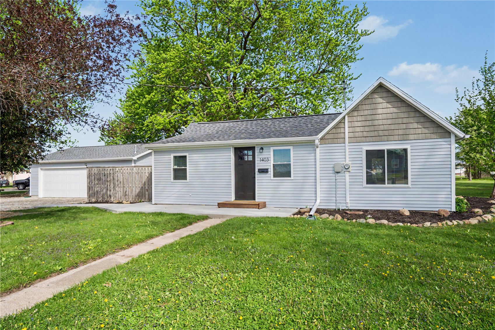 1403 West 3rd Street Vinton IA 52349