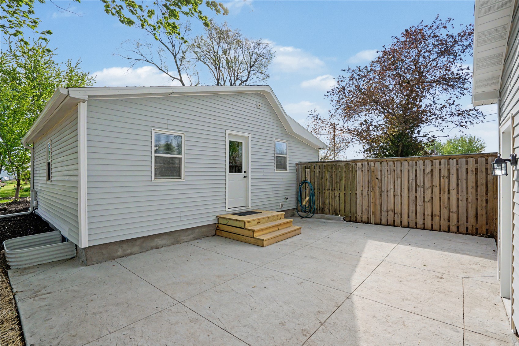 1403 West 3rd Street Vinton IA 52349