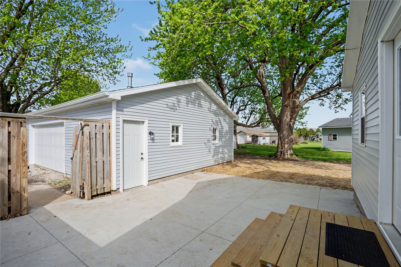 1403 West 3rd Street Vinton IA 52349