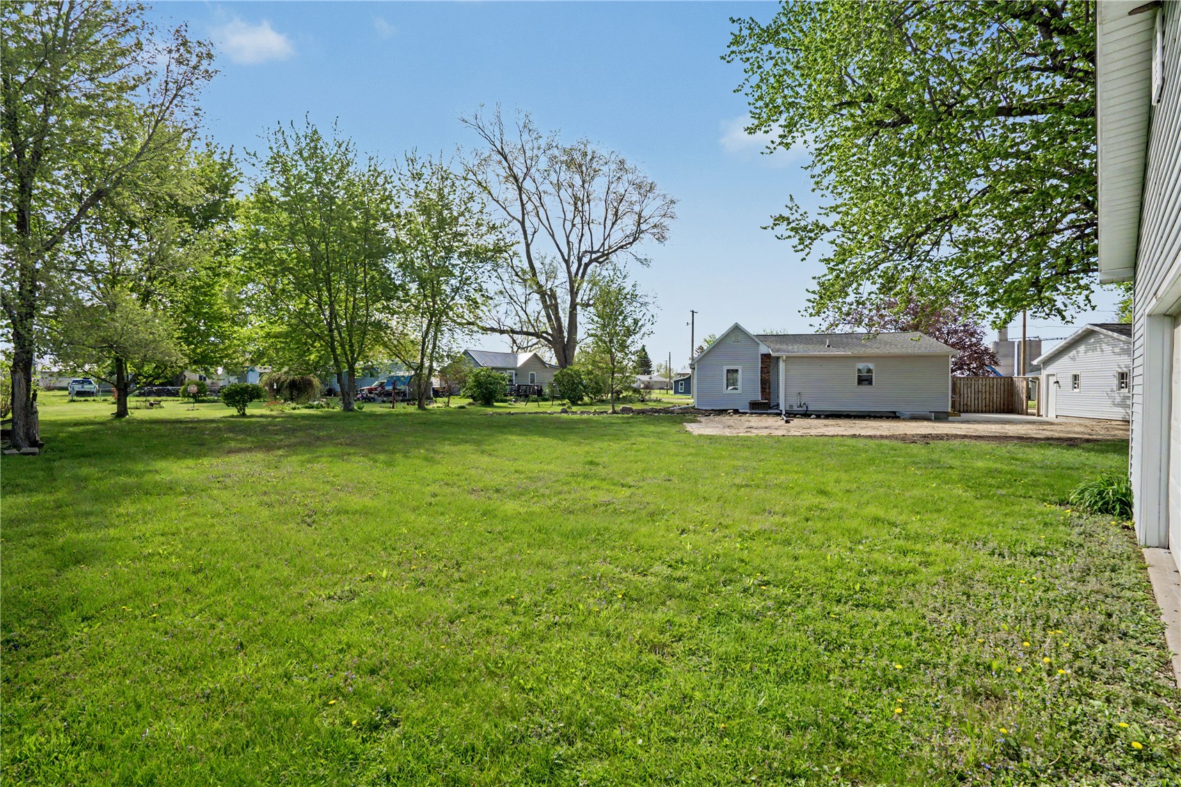 1403 West 3rd Street Vinton IA 52349
