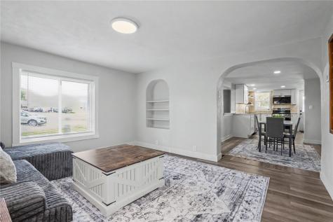 1403 West 3rd Street Vinton IA 52349