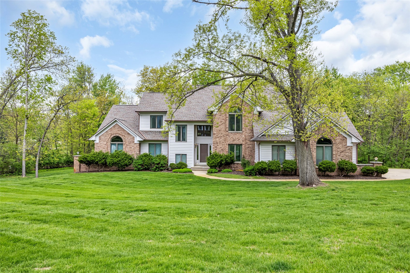 4850 Autumn Drive NE Cedar Rapids IA 52411