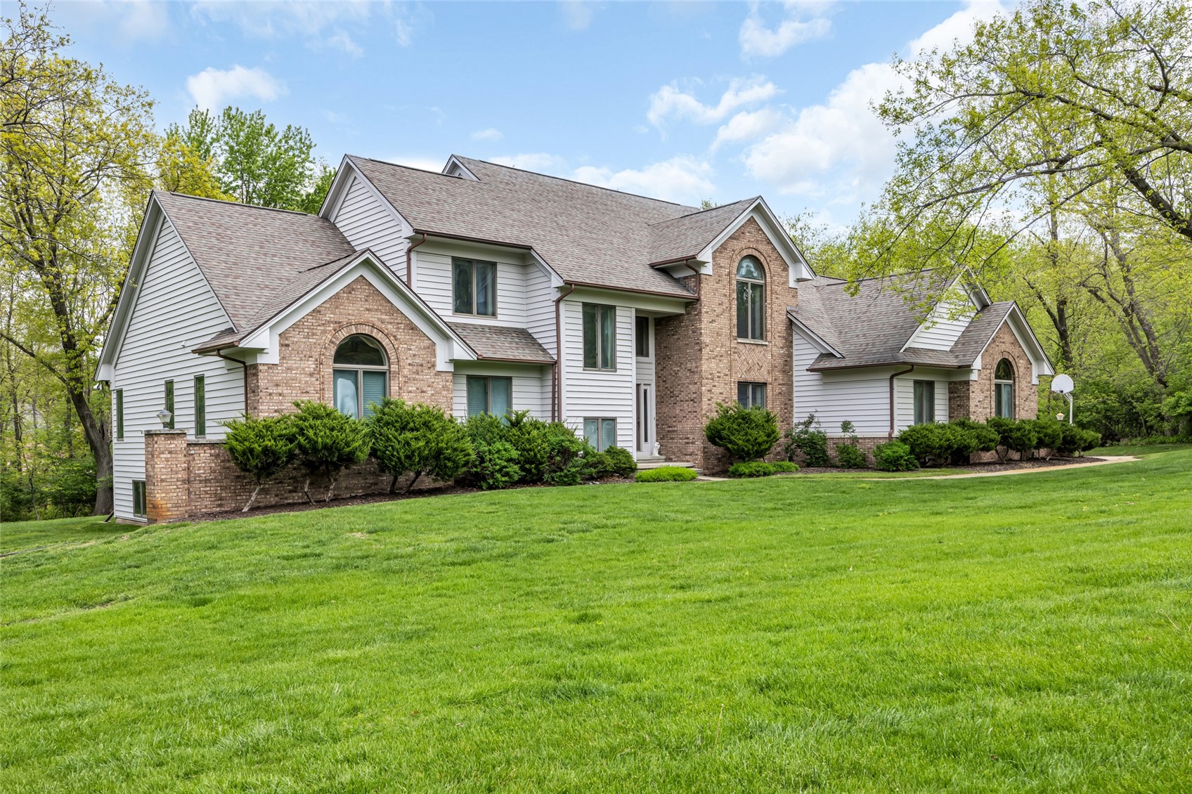 4850 Autumn Drive NE Cedar Rapids IA 52411