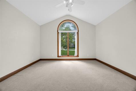 4850 Autumn Drive NE Cedar Rapids IA 52411