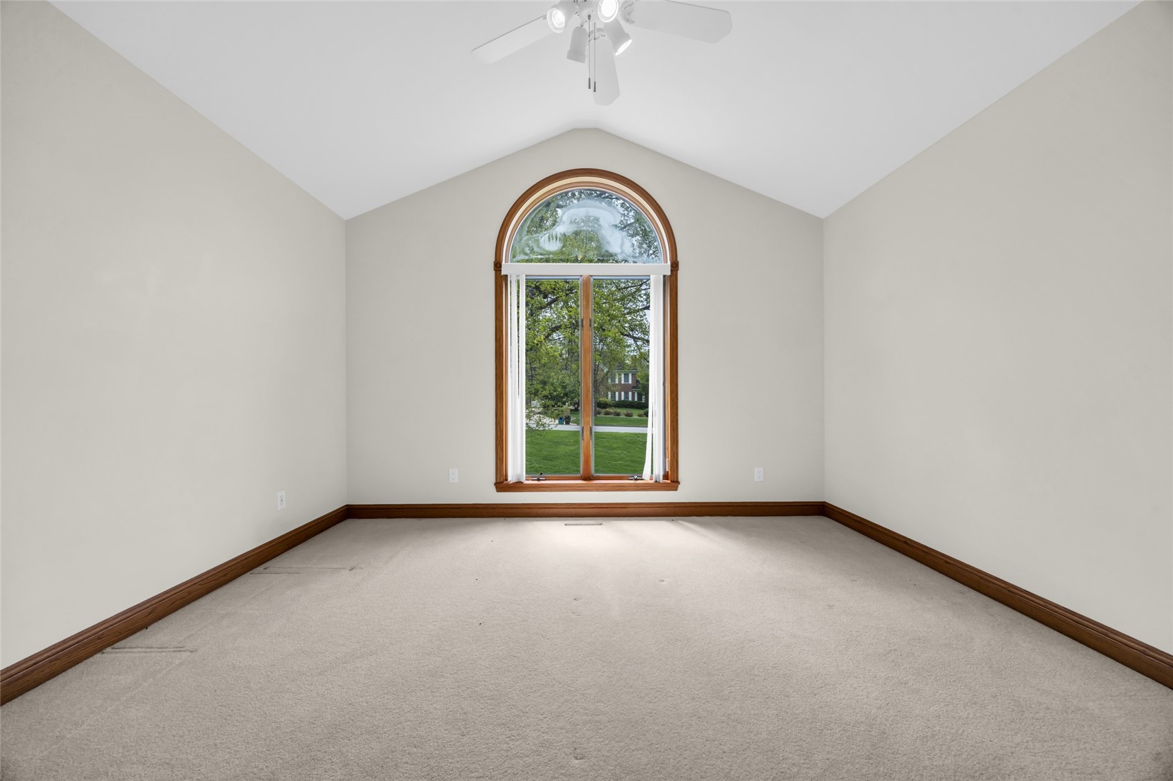 4850 Autumn Drive NE Cedar Rapids IA 52411