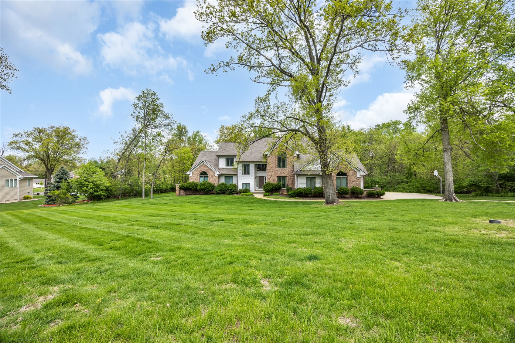 4850 Autumn Drive NE Cedar Rapids IA 52411