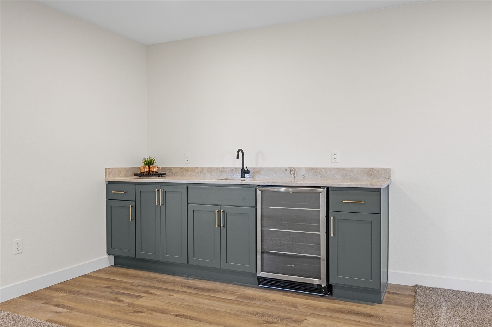 1525 3rd Street SW Mt Vernon IA 52314