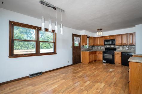 2520 Falbrook Drive NE Cedar Rapids IA 52402