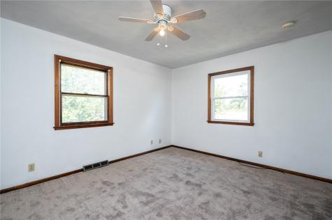 2520 Falbrook Drive NE Cedar Rapids IA 52402