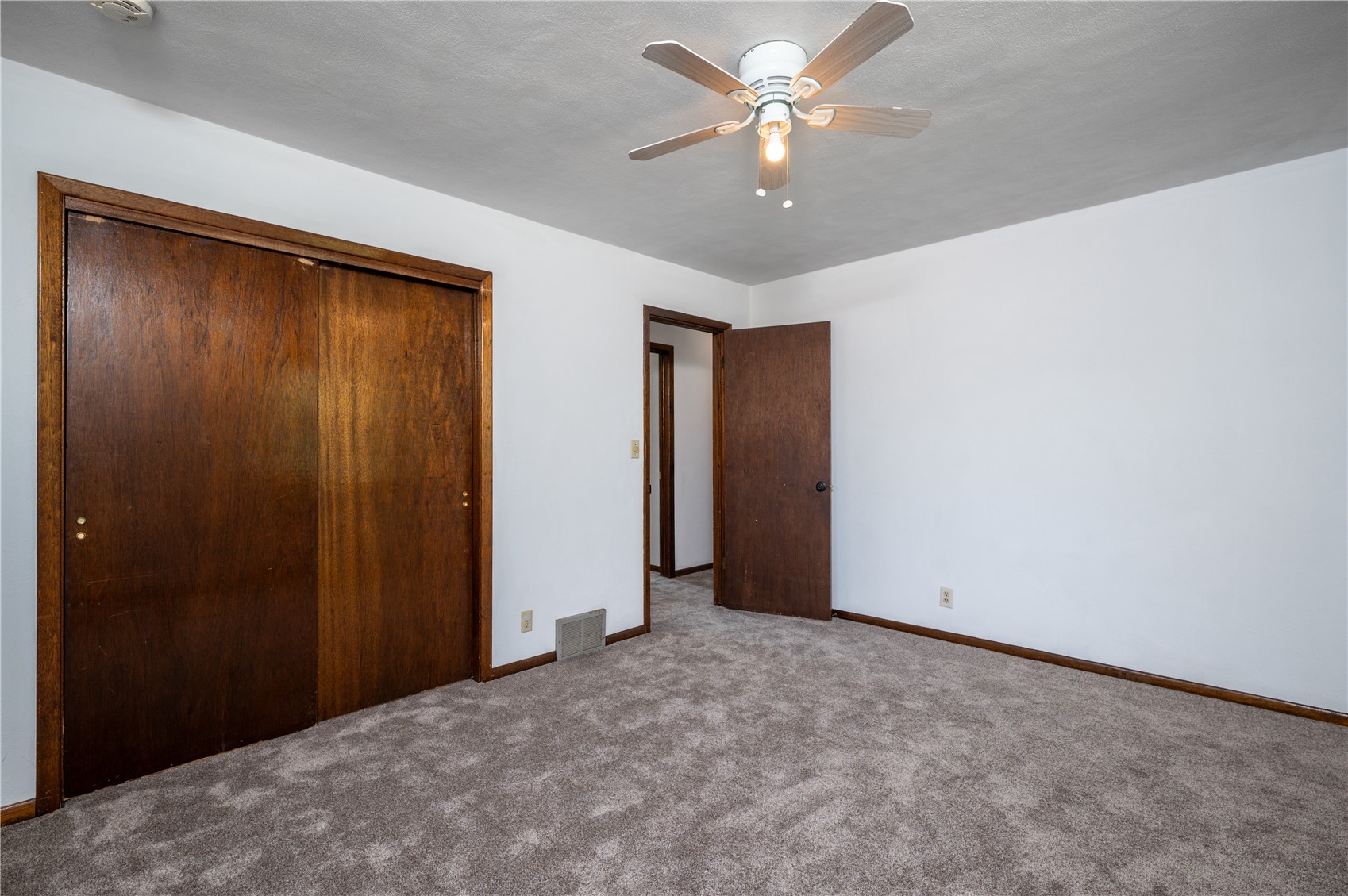 2520 Falbrook Drive NE Cedar Rapids IA 52402