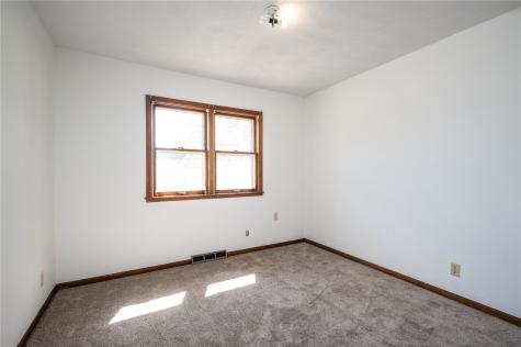 2520 Falbrook Drive NE Cedar Rapids IA 52402