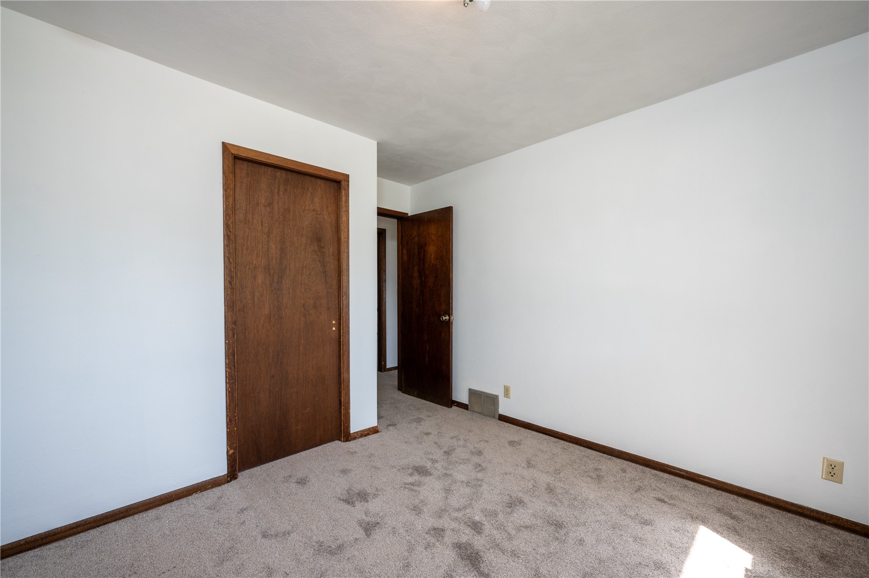 2520 Falbrook Drive NE Cedar Rapids IA 52402