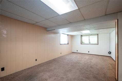 2520 Falbrook Drive NE Cedar Rapids IA 52402