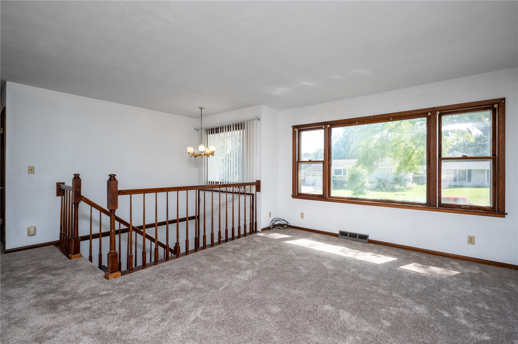 2520 Falbrook Drive NE Cedar Rapids IA 52402