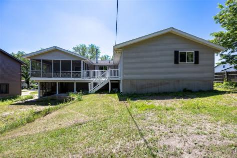 626 Grove Street Central City IA 52214
