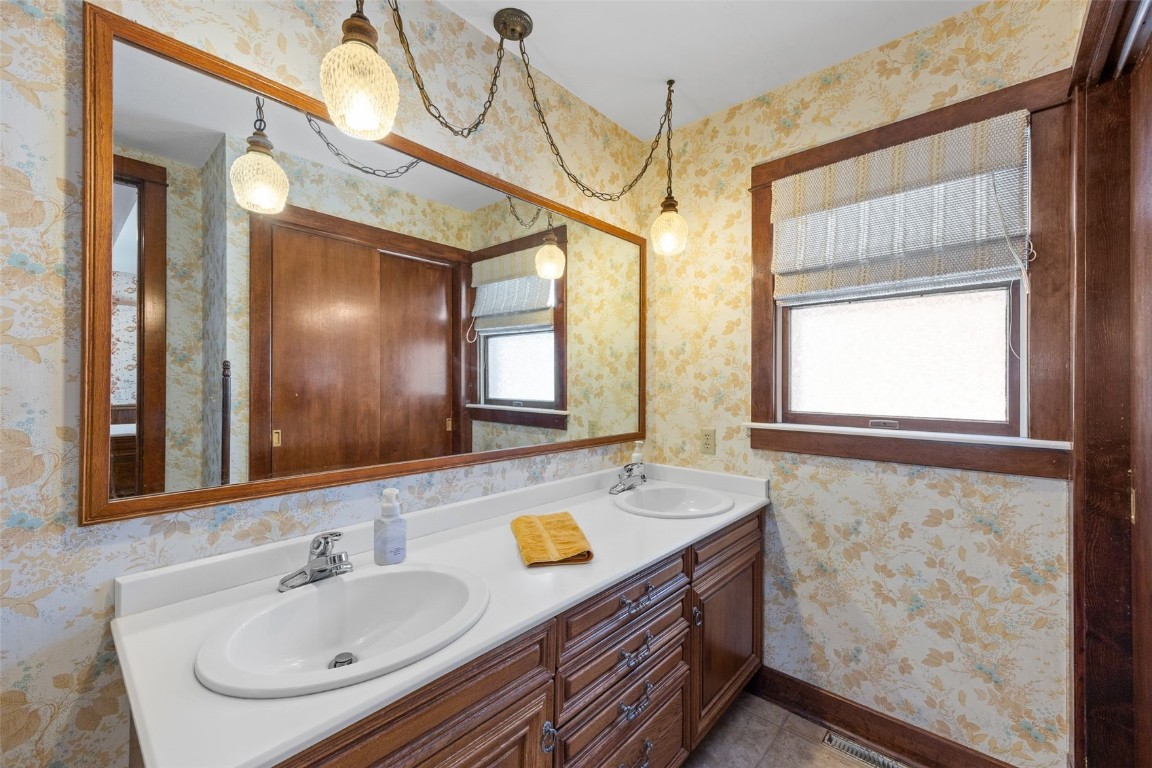609 South Street Ryan IA 52330
