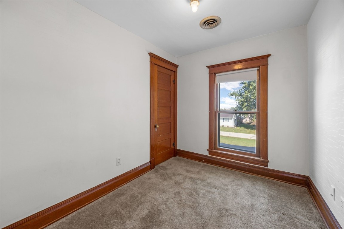 609 South Street Ryan IA 52330