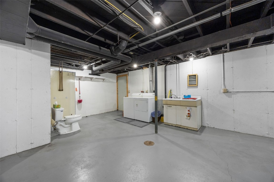 609 South Street Ryan IA 52330