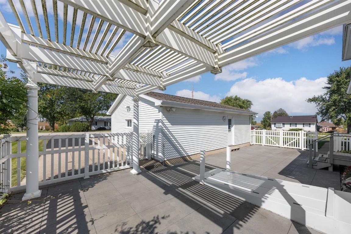 609 South Street Ryan IA 52330