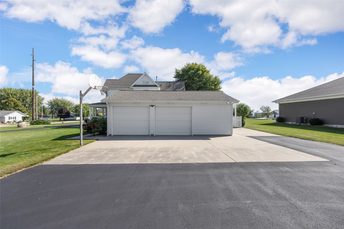 609 South Street Ryan IA 52330