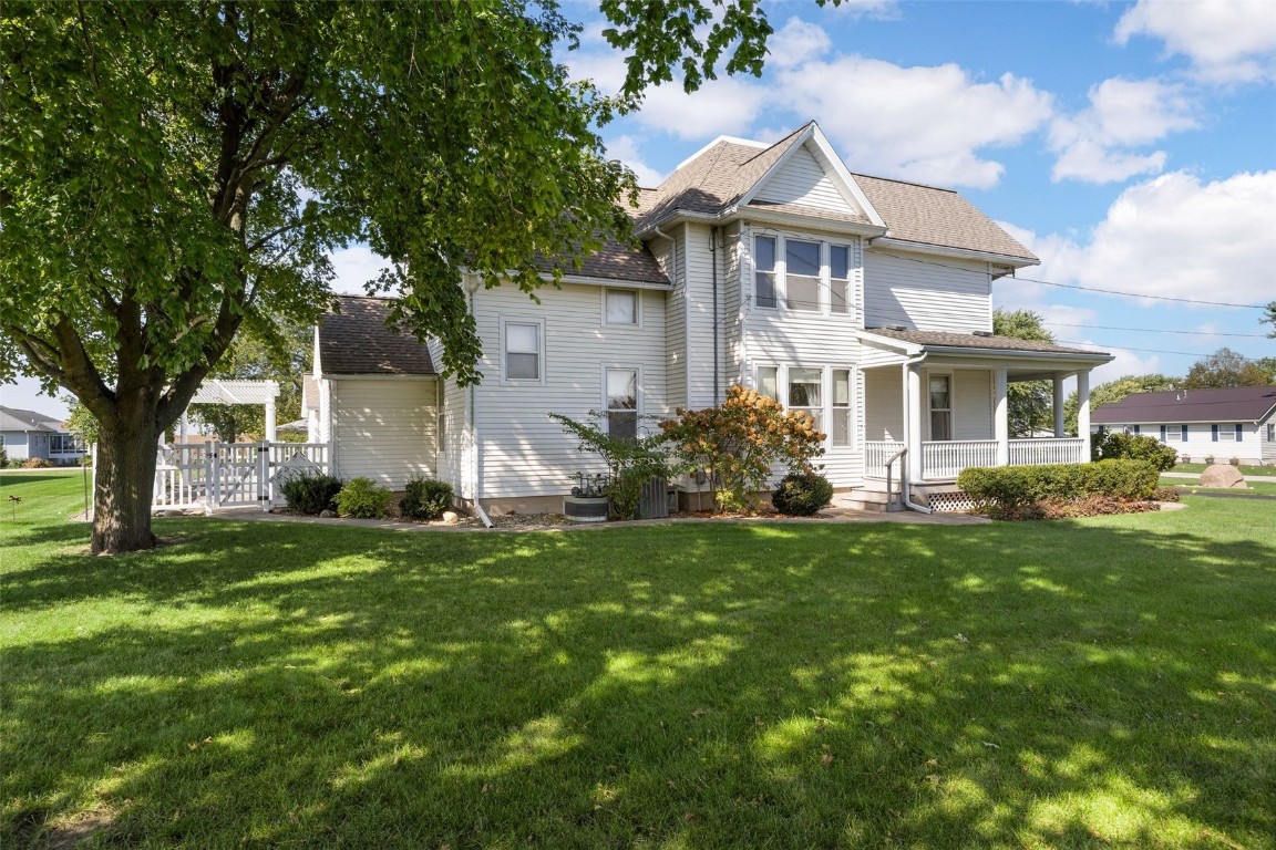 609 South Street Ryan IA 52330