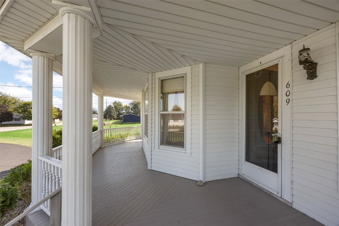 609 South Street Ryan IA 52330