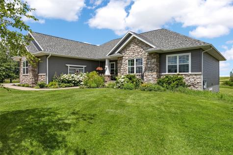 3352 Southridge Drive Amana IA 52203
