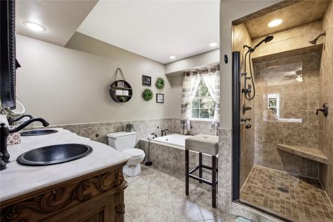 419 Rockvalley Drive SW Cedar Rapids IA 52404
