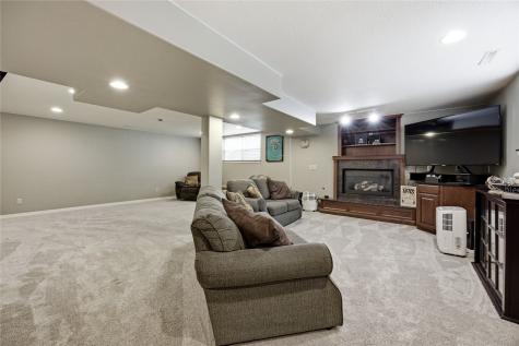 419 Rockvalley Drive SW Cedar Rapids IA 52404