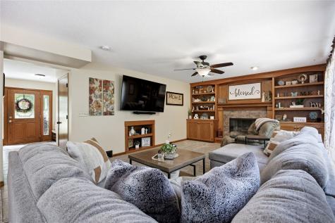 419 Rockvalley Drive SW Cedar Rapids IA 52404