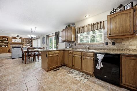 419 Rockvalley Drive SW Cedar Rapids IA 52404