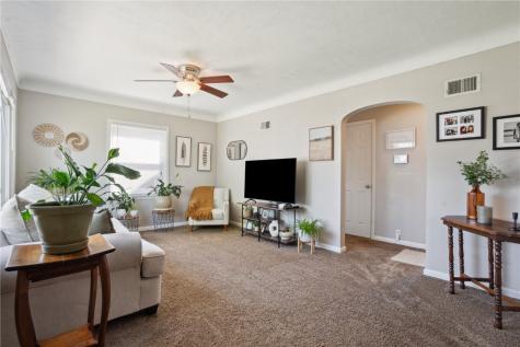 643 20th Avenue SW Cedar Rapids IA 52404