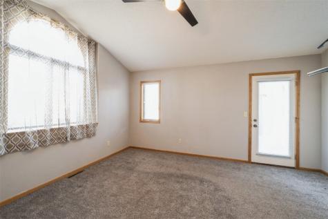 1922 Greentree Court NW Cedar Rapids IA 52405