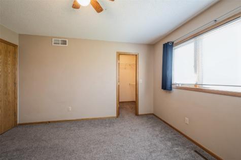 1922 Greentree Court NW Cedar Rapids IA 52405