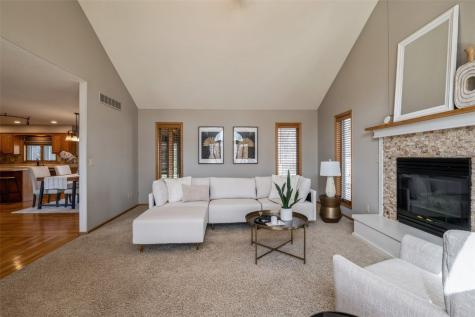 1922 Greentree Court NW Cedar Rapids IA 52405